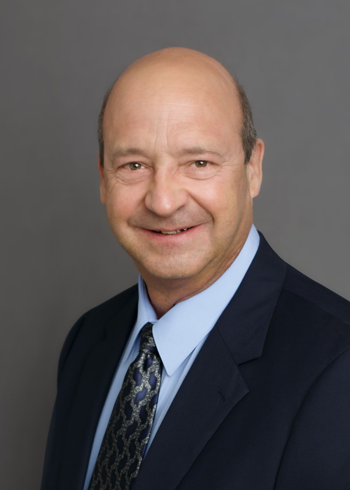 Administrative Daniel Bach